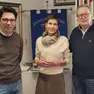 Marco Crepaz e Oscar De Bona con Alessandra Galli De Min (foto dal sito www.bellunesinelmondo.info)