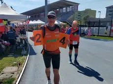 Attilio “Attila” Moregola al passaggio delle 24 ore di corsa, a metà della sua impresa