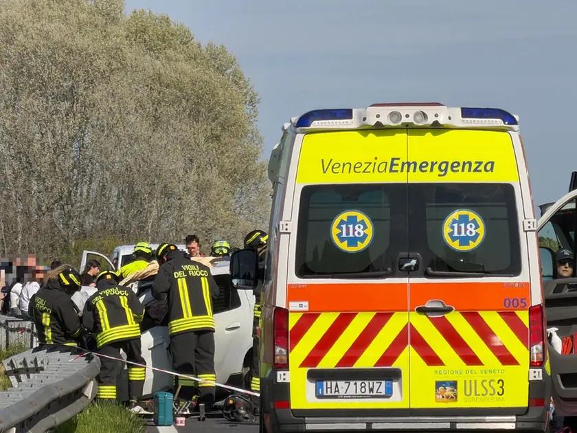 Incidente mortale a Portegrandi (Foto Lorenzo Pòrcile)