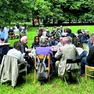 Cittadini mestrini al parco durante alcuni tavoli di lavoro