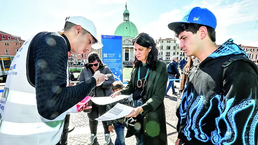 Primi controlli di quest’anno ai visitatori giornalieri