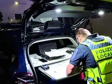 La Polizia locale durante il controllo