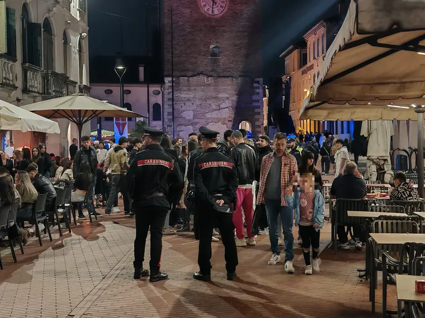 Carabinieri in via Palazzo