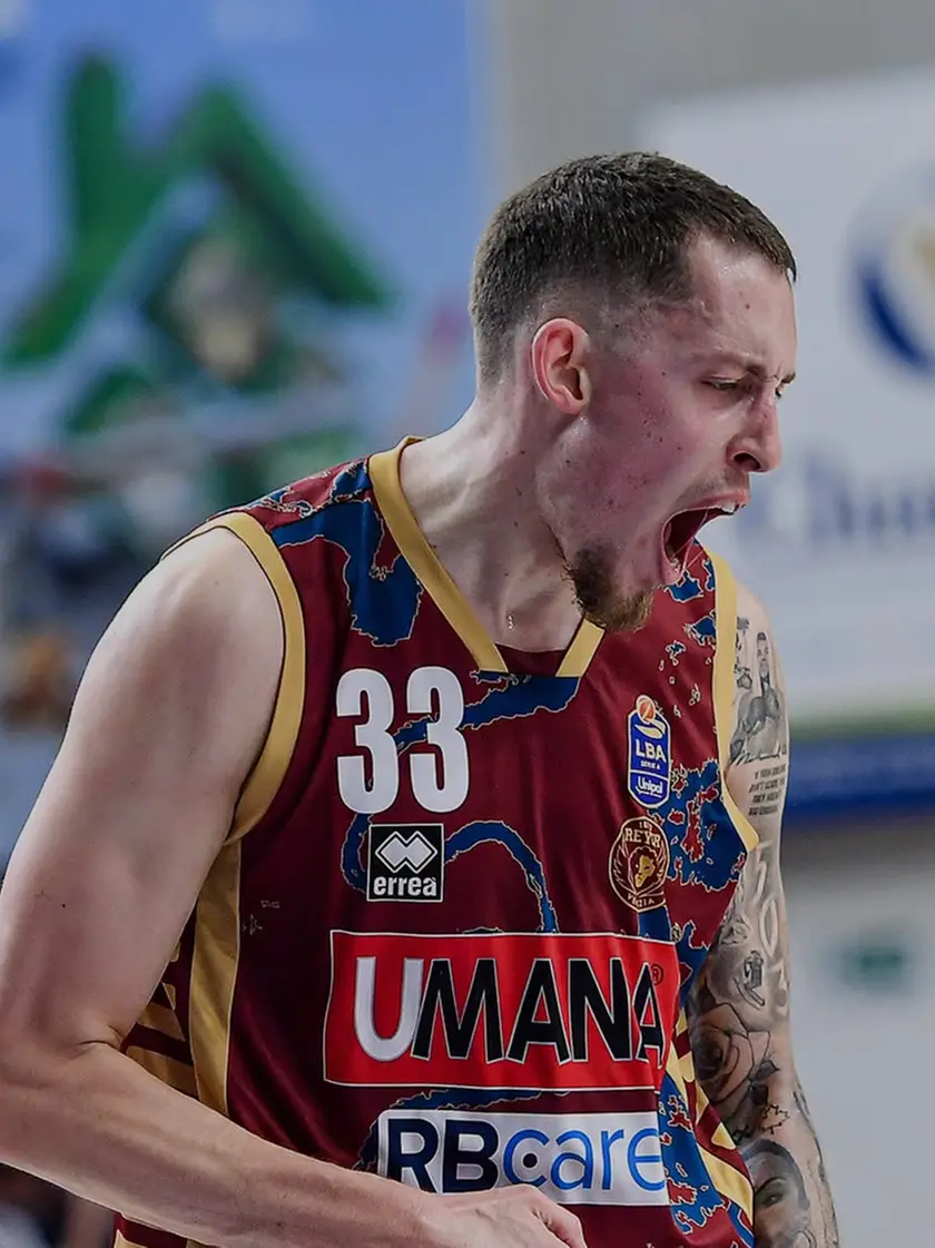 Reyer Venezia demolisce Sassari