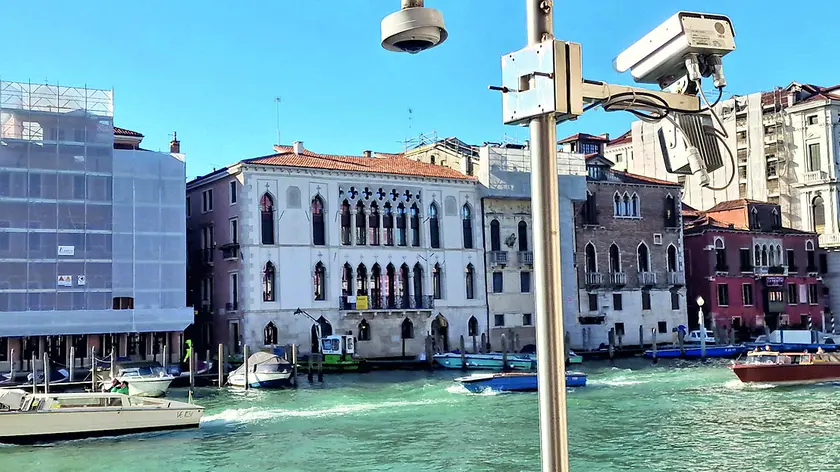 In laguna di Venezia si corre troppo: il barcavelox triplica le multe per eccesso di velocità