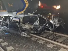 Auto sui binari fa deragliare due treni tra San Donà e Ceggia