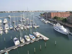 Le navi da diporto in darsena a Sant’Elena