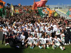 L'esultanza del Venezia per la promozione (foto Editoriale Report)