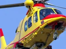 Il pescatore è stato trasportato in elicottero a Padova