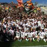 I festeggiamenti per la promozione in Serie A il 1° maggio sul campo dello Spezia