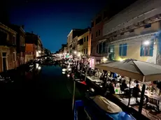 Fondamenta Ormesini con i locali pieni di gente