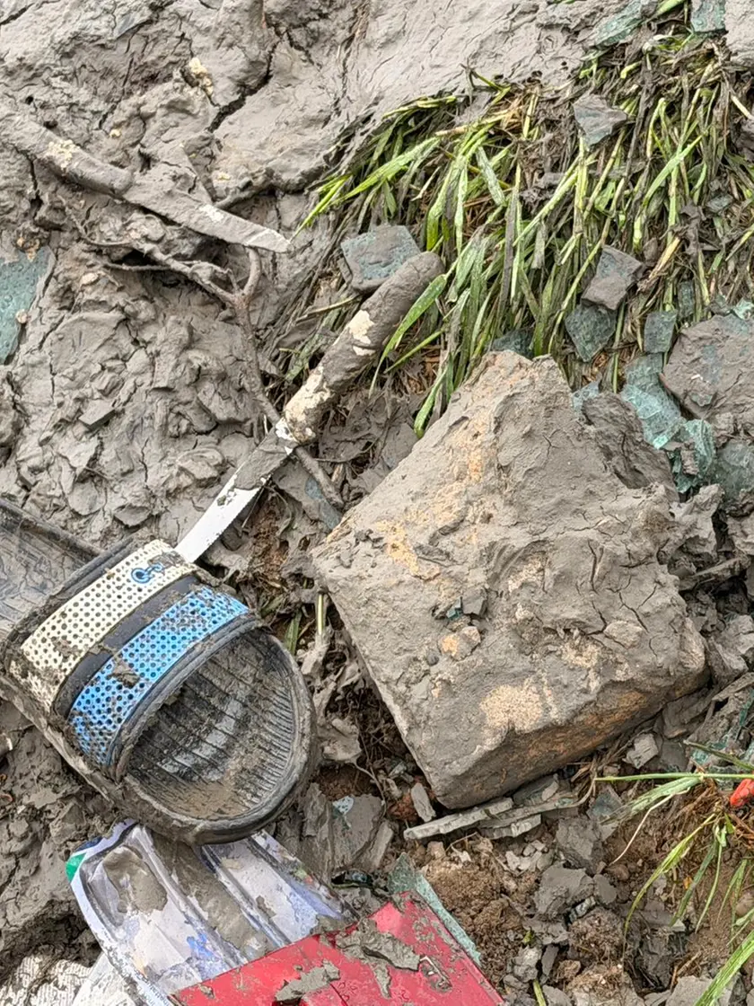 I resti degli effetti personali dei tre braccianti morti a Ca' Lino