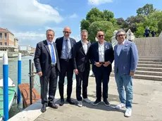 Da sinistra Sergio Vallotto (Lega), Michele Zuin (Forza Italia), Simone Venturini, Paolo Bonafè (Udc) e Cesare Busetto (Partito dei Veneti)