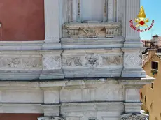 L'intonaco caduto (Vigili del fuoco)