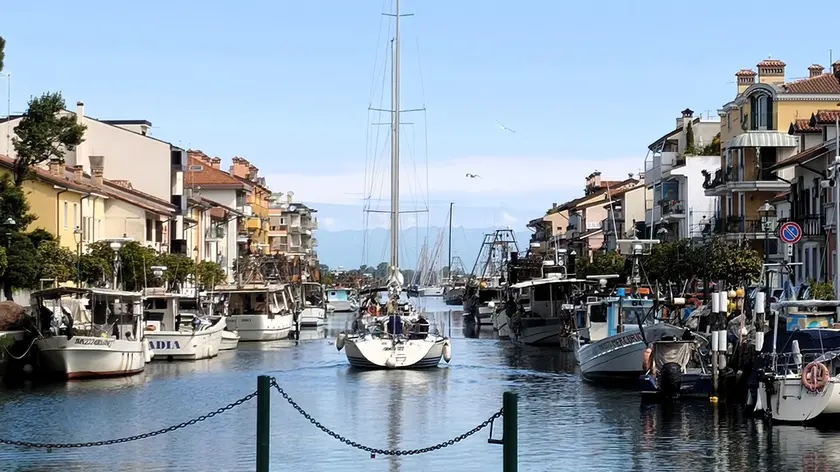 Pescherecci nel canale del porto di Grado, da cui erano sparite delle cassette