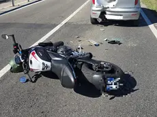La moto finita contro l'auto a San Donà