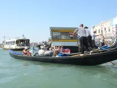 La polizia locale ha aumentato i controlli sui gondolieri