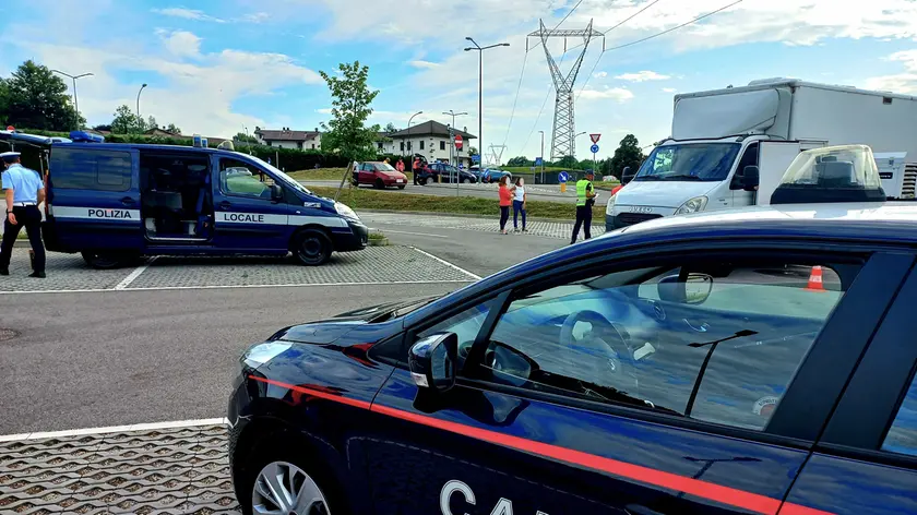 Pattuglia dei carabinieri impegnata nel controllo del territorio