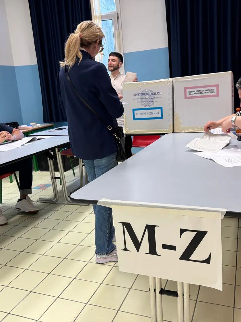 Il voto in un seggio a Mestre (foto Pòrcile)