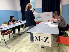 Il voto in un seggio a Mestre (foto Pòrcile)