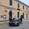san donà, auto dei carabinieri davanti alla stazione