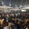 Un maxischermo in un locale a Forte Marghera