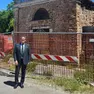 Teodoro Marolo davanti alla chiesetta della Rana a Marghera