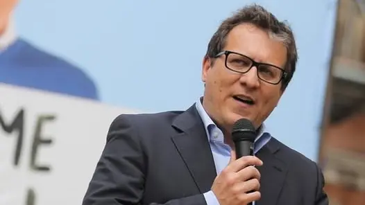 Il portavoce delle opposizioni al Consiglio regionale Giovanni Manildo