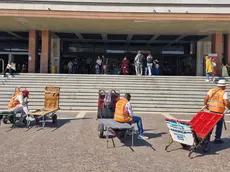 Portabagagli in stazione a Santa Lucia