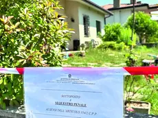L’abitazione di Porcia dove si è consumato l’omicidio e sequestrata dalla polizia (foto Petrussi / Brisotto)