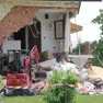 L’intervento dei vigili del fuoco sulle macerie dell’esplosione nella villetta di Teglio Veneto
