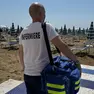 Si sente male in spiaggia: muore turista tedesca di 75 anni