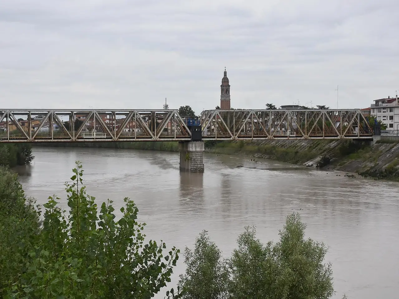 Il ponte sul Tagliamento che divide il Veneto dal Friuli