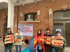 Una protesta degli studenti contro il caro affitti