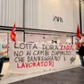 La protesta davanti a Zara al Valecenter di Marcon