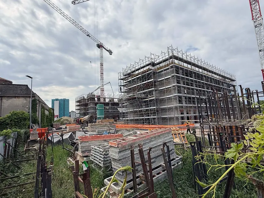 Il cantiere dello studentato in viale della Pace a Padova
