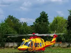 Un intervento dell'elisoccorso. A Bibione è stata recuperata una donna che rischiava di annegare