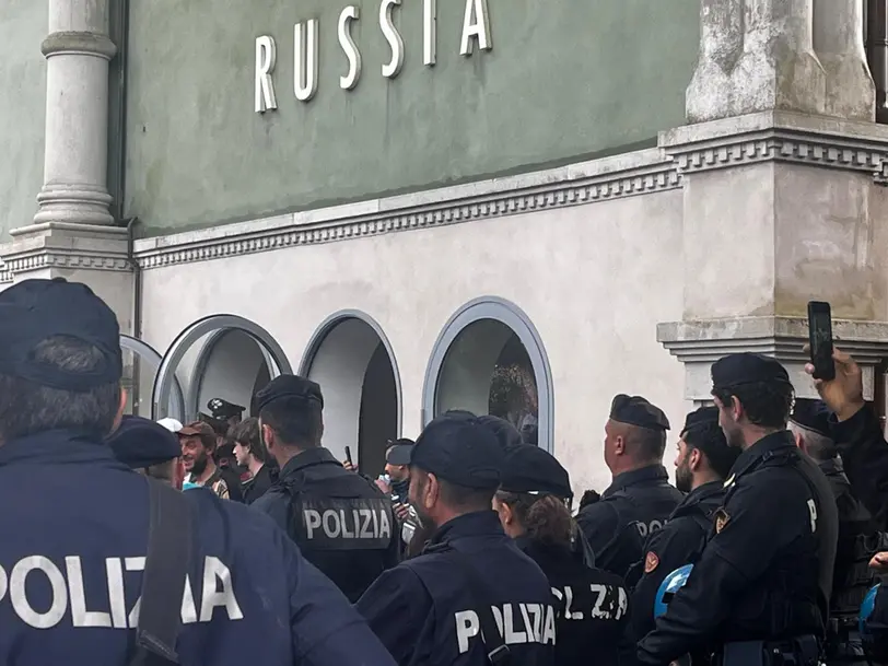 Biennale di Venezia, terza lettera della Commissione Ue: nuovi chiarimenti sulla partecipazione russa