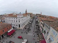 Una veduta aerea di corso del Popolo a Chioggia