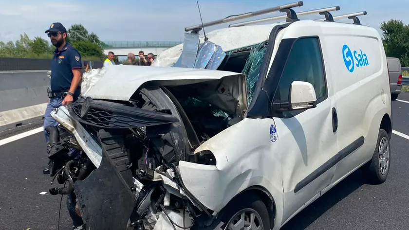 Il furgoncino coinvolto nell'incidente in A4