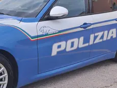 L'uomo ha provato a fuggire dopo essere stato scoperto