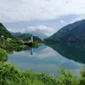 Una veduta del lago del Corlo