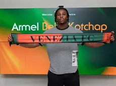 Armel Bella-Kotchap firma con il Venezia