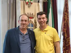 A sinistra il neo presidente della municipalità di Mestre, Gennaro Marotta