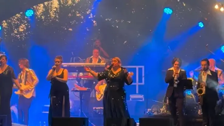 La band sul palco per allietare la serata