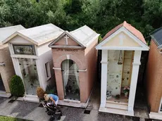 Le cappelle di famiglia razziate nel cimitero di Mirano