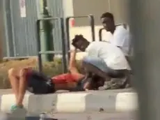 L'uomo di 37 anni ferito al torace e al collo steso a terra in via Cappuccina dopo l'accoltellamento, soccorso da alcuni testimoni