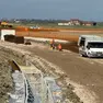 Uno dei cantieri diffusi della bretella ferroviaria FOTO PORCILE