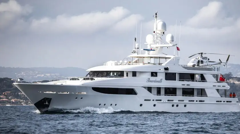 Lo yacht dell'ambasciatore americano, Fertitta