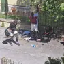 Una delle foto di degrado allegata alla petizione dei residenti di via Monti